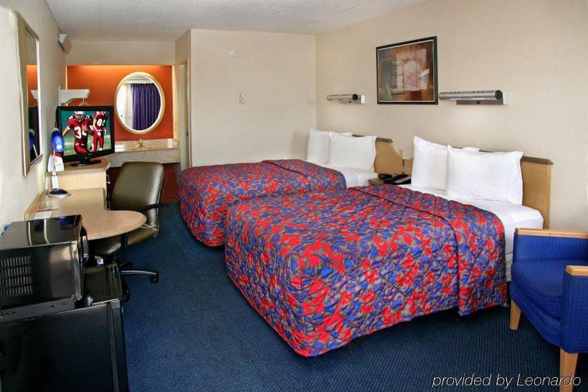 Red Roof Inn Cincinnati - Sharonville Exterior foto